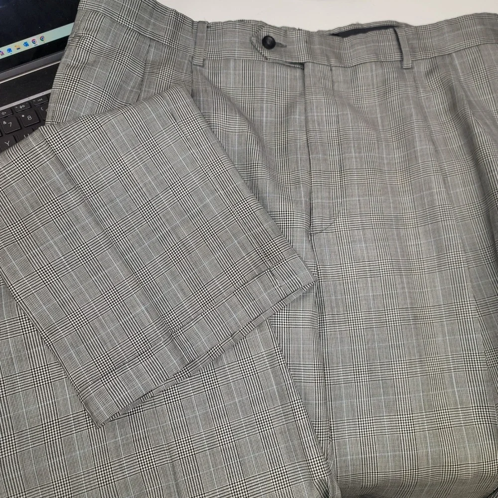 Jos A Bank Mens 36x33 Glen Plaid Wool Dress Pants Grey Blue Check Made in‎ USA
